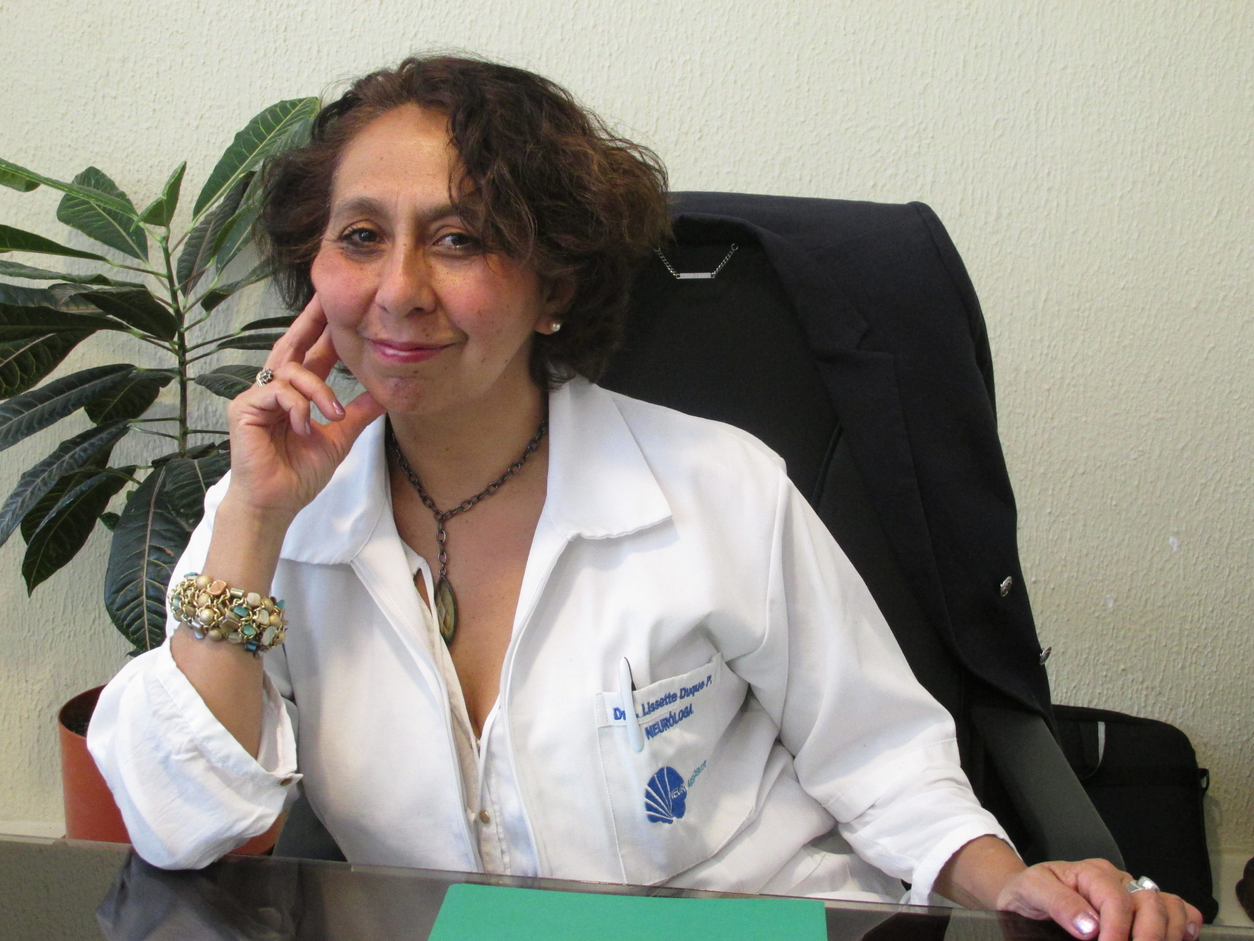 Doctor Doctora Neurologo Neurologia Quito Duque Peñailillo